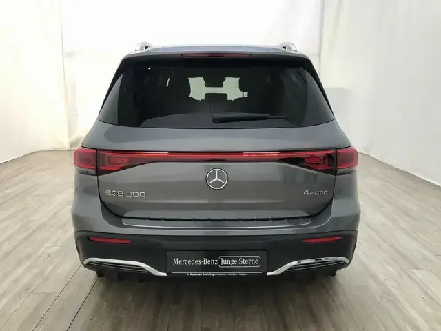 Mercedes-Benz EQB 300