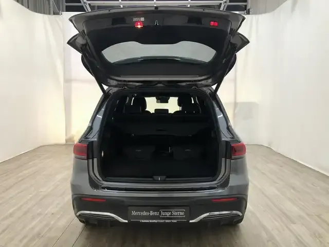Mercedes-Benz EQB 300
