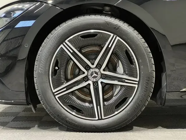 Mercedes-Benz EQE 350