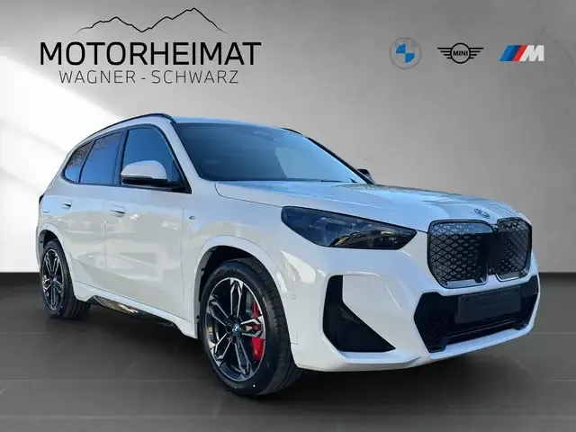 BMW iX1