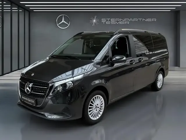 Mercedes-Benz V 220