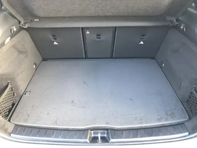Mercedes-Benz GLA 220