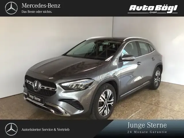 Mercedes-Benz GLA 200