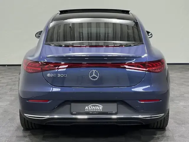 Mercedes-Benz EQE 300