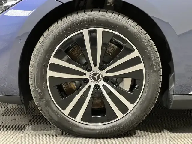 Mercedes-Benz EQE 300