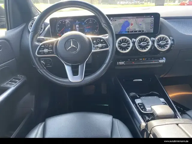 Mercedes-Benz B 220
