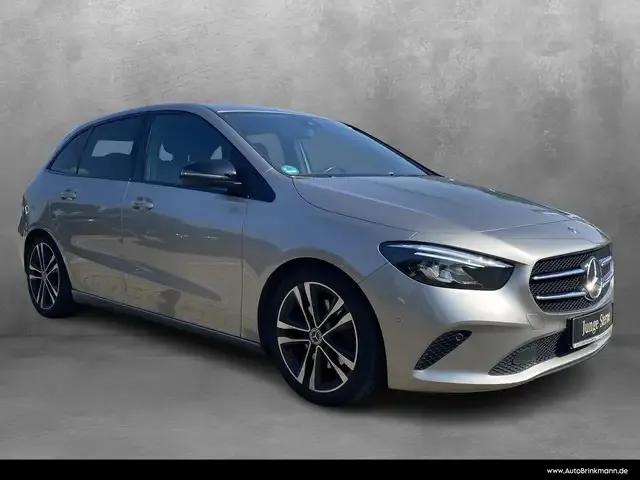 Mercedes-Benz B 220