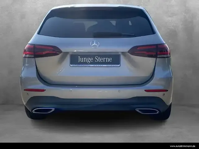 Mercedes-Benz B 220