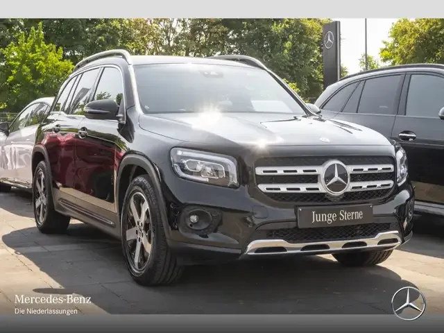 Mercedes-Benz GLB 220
