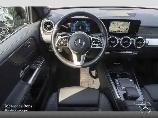 Mercedes-Benz GLB 220