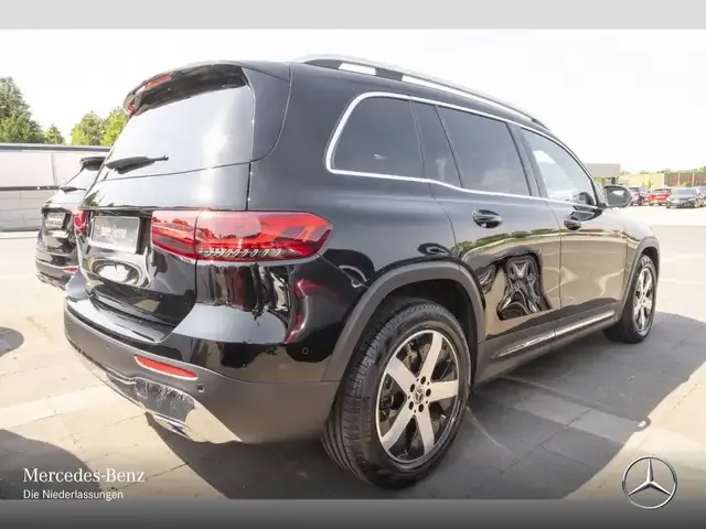 Mercedes-Benz GLB 220