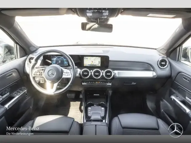 Mercedes-Benz GLB 220