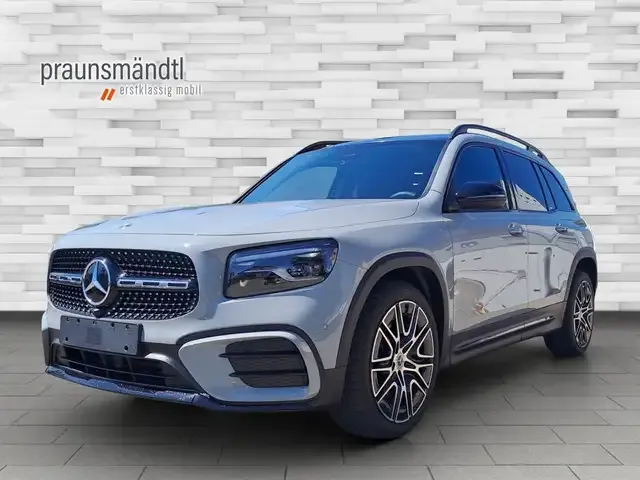 Mercedes-Benz GLB 220