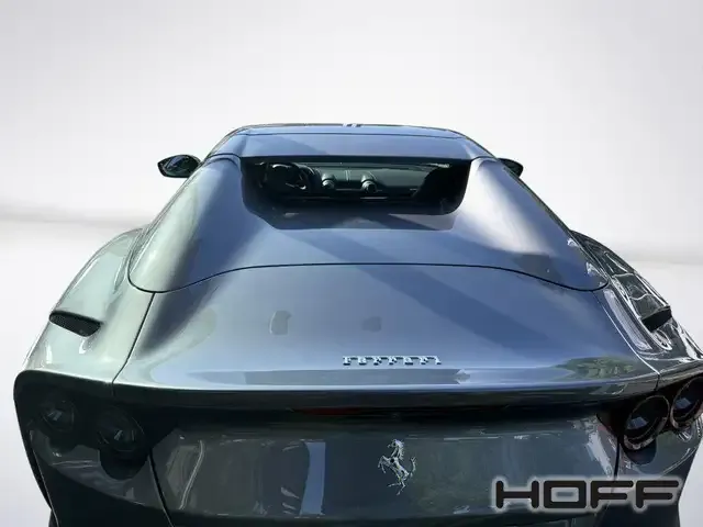 Ferrari 812