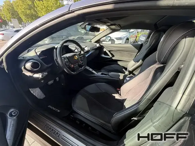 Ferrari 812