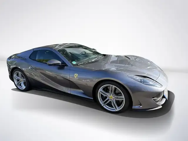 Ferrari 812