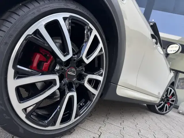 MINI John Cooper Works Cabrio