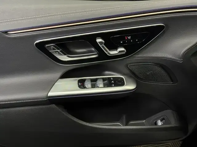 Mercedes-Benz EQE 300