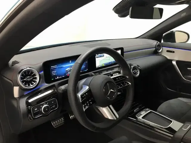 Mercedes-Benz CLA 180
