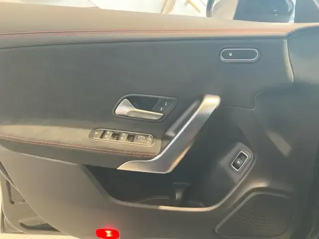 Mercedes-Benz CLA 220