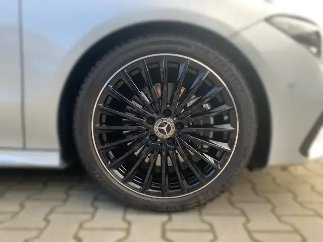 Mercedes-Benz CLA 200