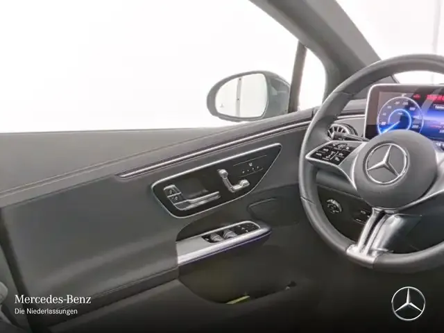 Mercedes-Benz EQE 300