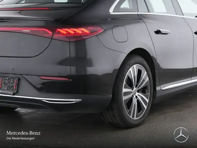 Mercedes-Benz EQE 300