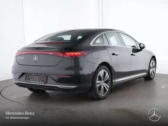 Mercedes-Benz EQE 300