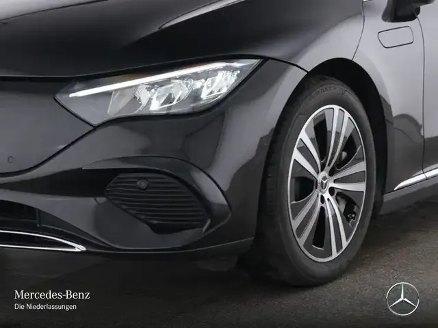 Mercedes-Benz EQE 300
