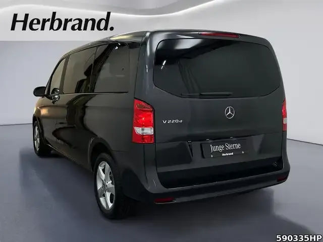 Mercedes-Benz V 220