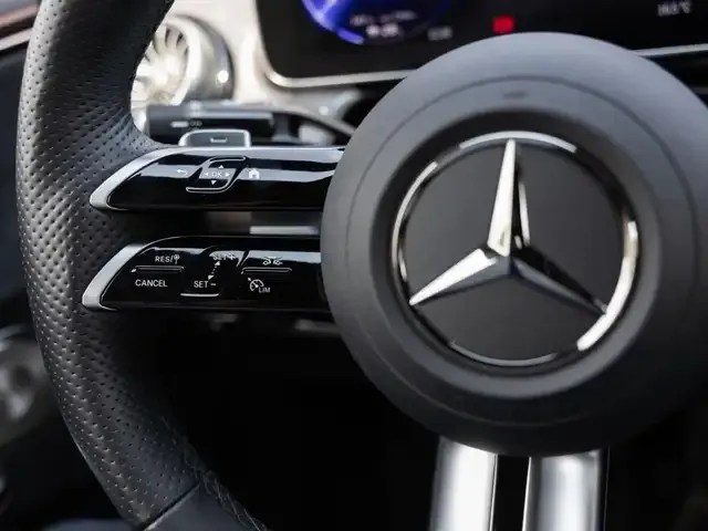 Mercedes-Benz EQE 300