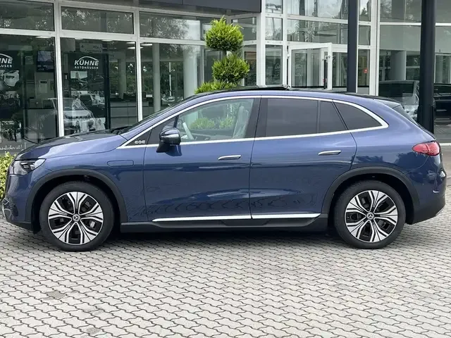 Mercedes-Benz EQE SUV