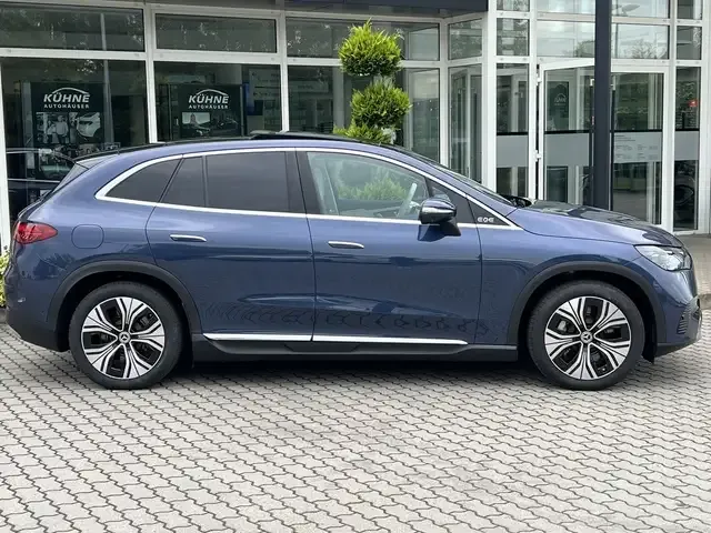 Mercedes-Benz EQE SUV