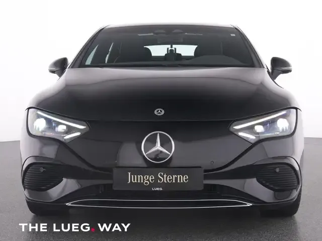 Mercedes-Benz EQE 300