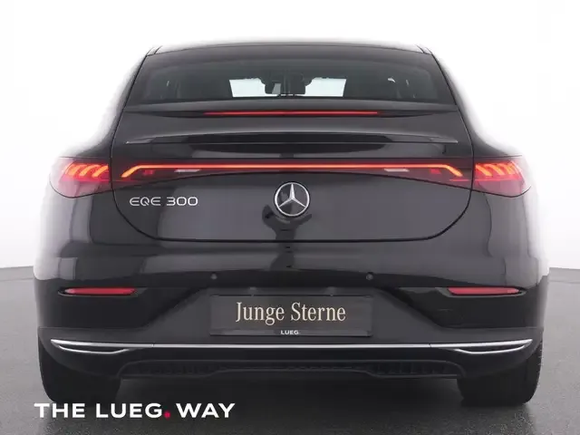 Mercedes-Benz EQE 300