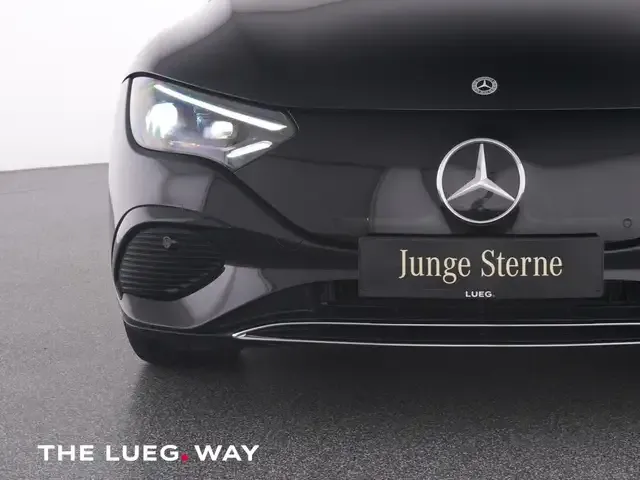 Mercedes-Benz EQE 300