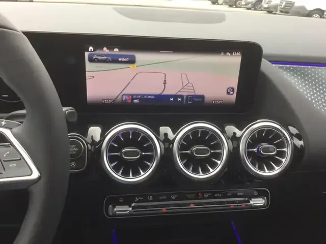 Mercedes-Benz GLA 200