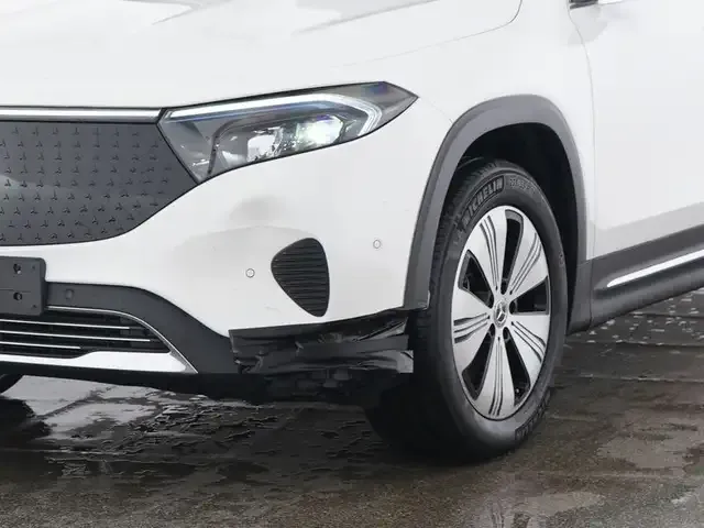 Mercedes-Benz EQB 250