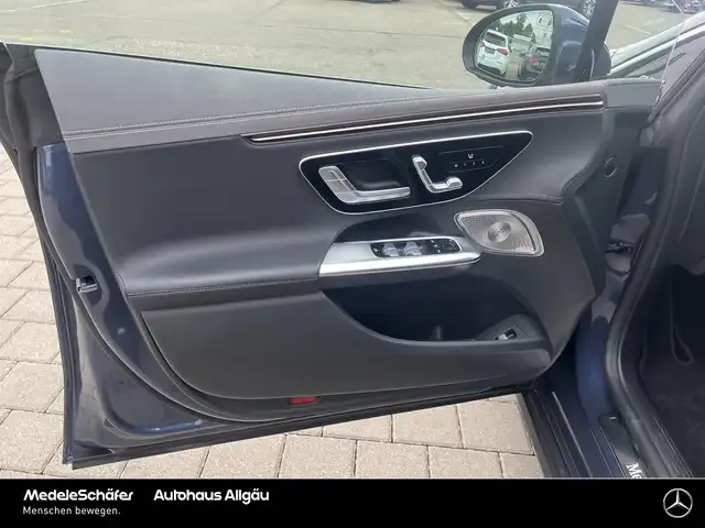 Mercedes-Benz EQE 300