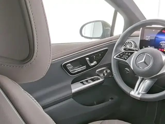 Mercedes-Benz EQE 300