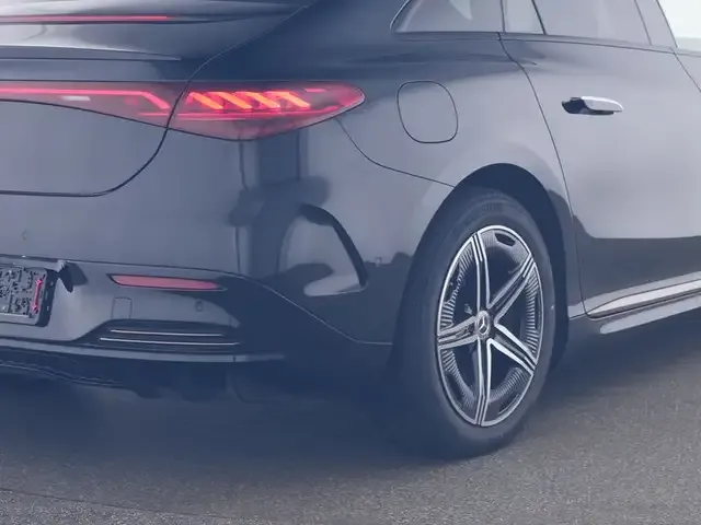 Mercedes-Benz EQE 300
