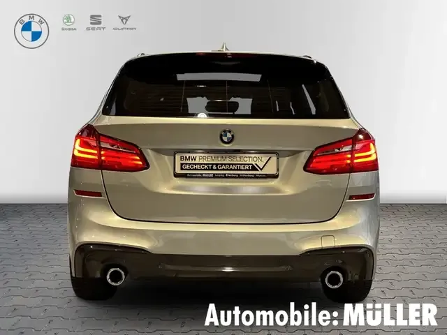 BMW 220