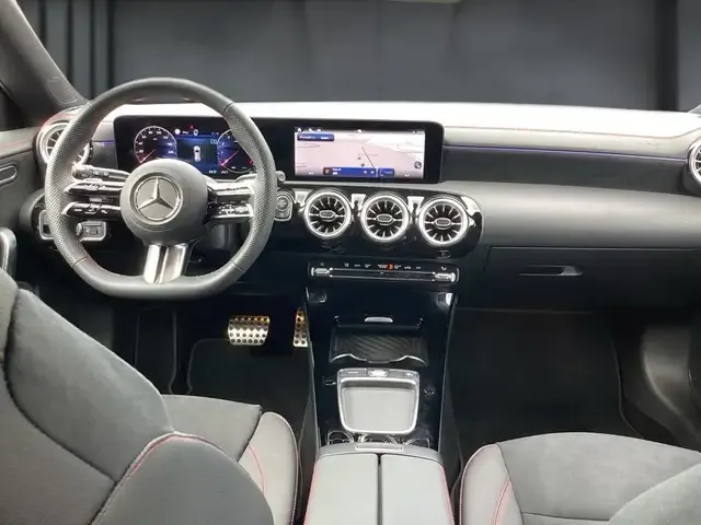Mercedes-Benz CLA 180
