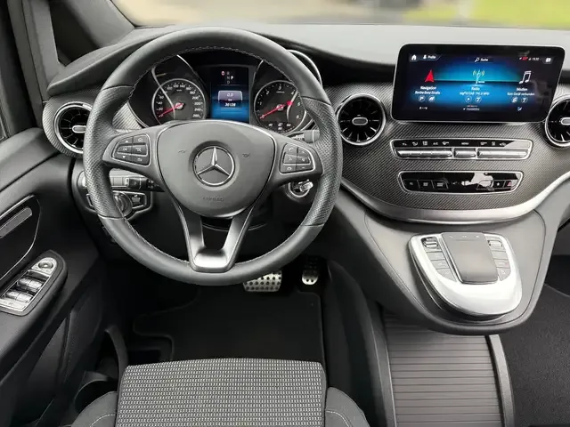 Mercedes-Benz V 220
