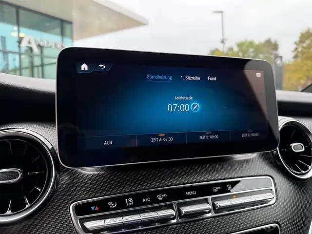 Mercedes-Benz V 220