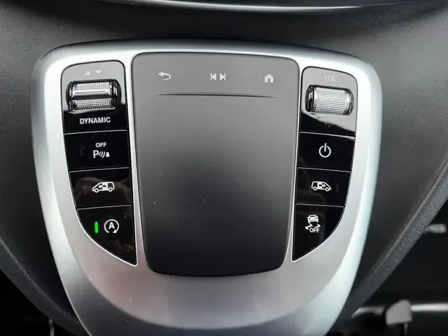 Mercedes-Benz V 220