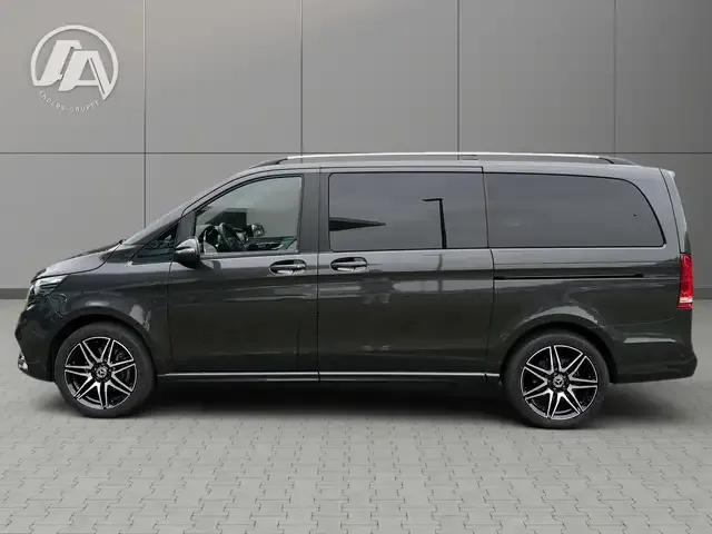 Mercedes-Benz V 220