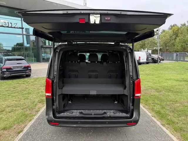 Mercedes-Benz V 220