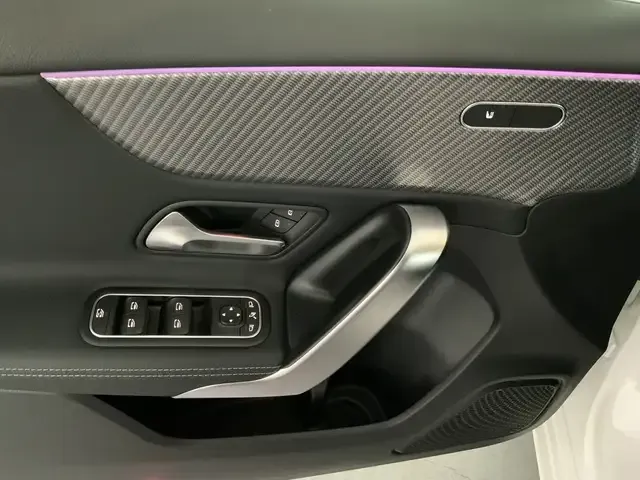 Mercedes-Benz A 220