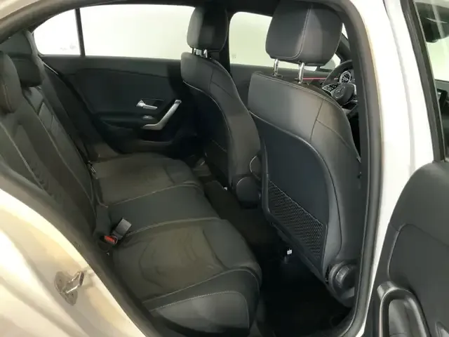 Mercedes-Benz A 220